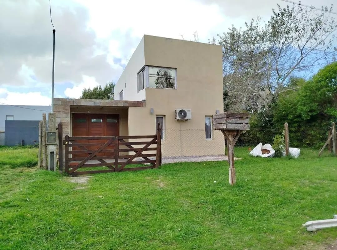 Venta casa 3 ambientes en el barrio Alfar